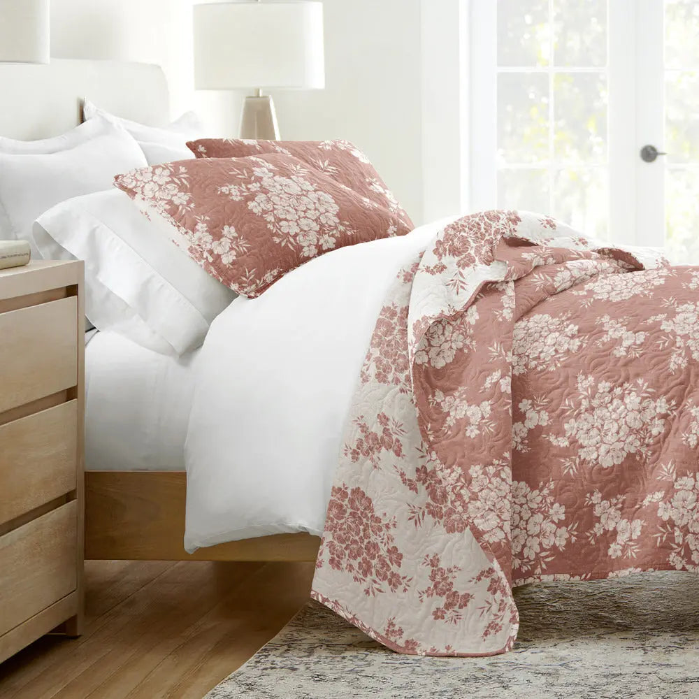 Vintage Floral Reversible Quilted Coverlet Set — 3-Piece Distressed Bouquet Bedding with 2 Pillow Shams