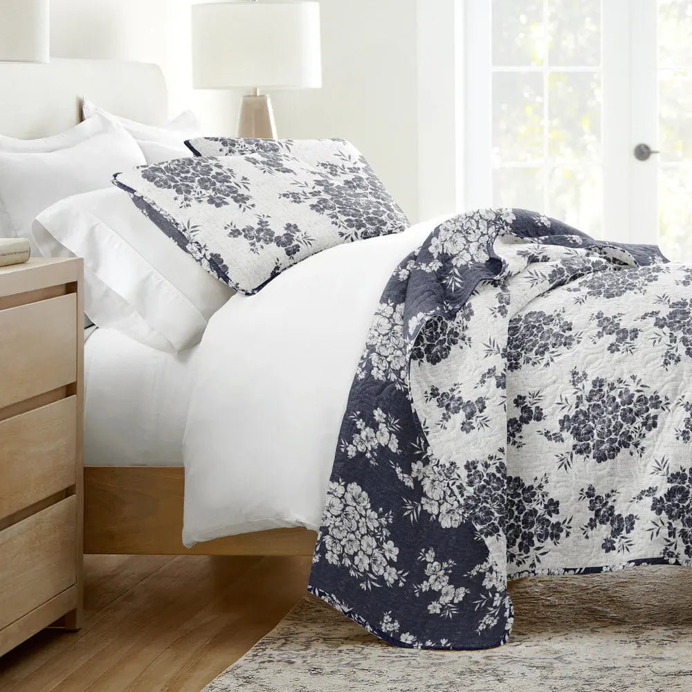 Vintage Floral Reversible Quilted Coverlet Set — 3-Piece Distressed Bouquet Bedding with 2 Pillow Shams