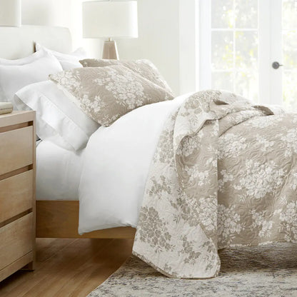 Vintage Floral Reversible Quilted Coverlet Set — 3-Piece Distressed Bouquet Bedding with 2 Pillow Shams